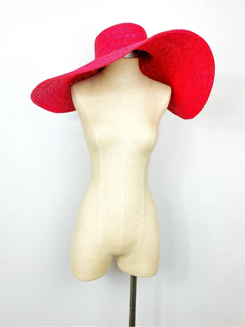 On Holiday Oversized Wide Brim Straw Sun Hat - Red